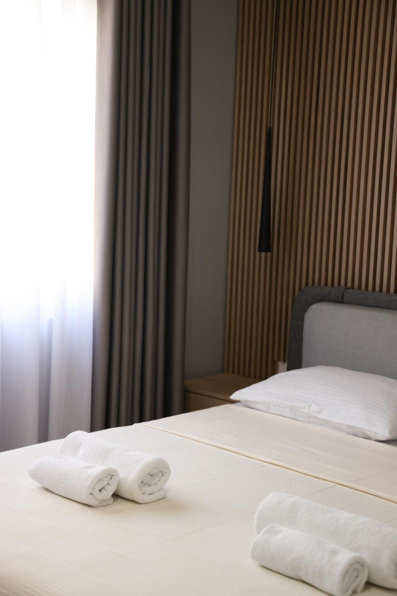 Sol Hotel Shkoder Exterior photo